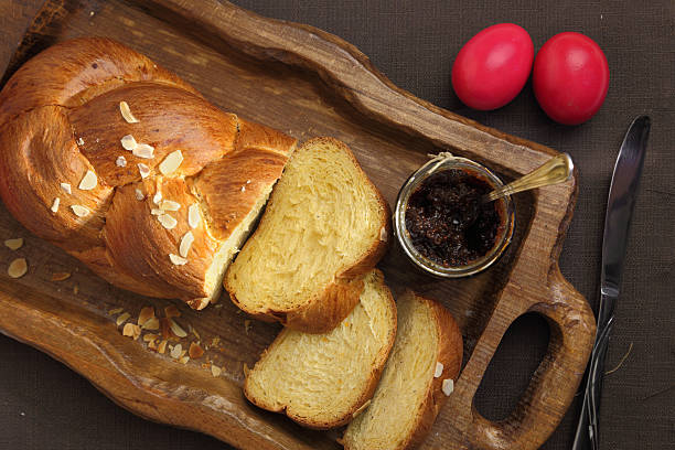 istock Easter sweet brioche on wooden tray 488003587