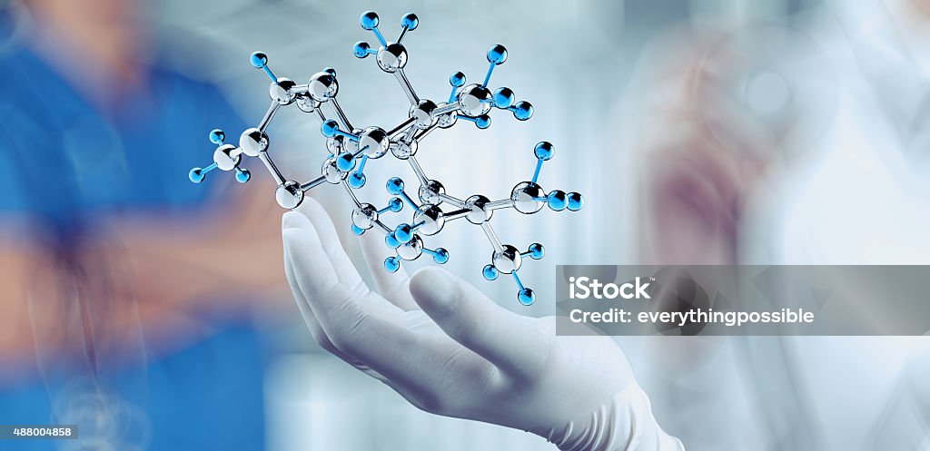 Scienziato medico mano tiene virtuale Struttura molecolare - Foto stock royalty-free di Struttura molecolare