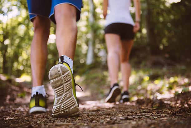 Primo piano di scarpe da trail running - foto stock