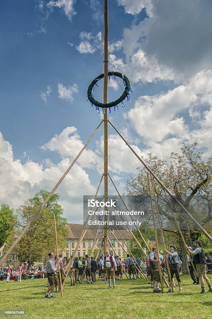 Traditionelle Maibaum Ambiente in Burghausen - Lizenzfrei Maibaum Stock-Foto