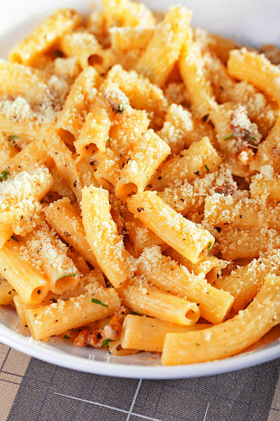 Penne with tomatos and parmesan cheese