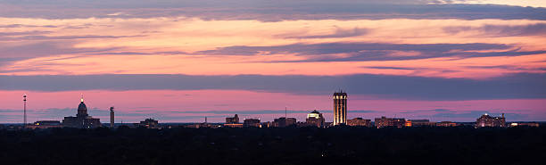 Skyline of Springfield at sunset Skyline of Springfield at sunset. Springfield, Illinois, USA springfield illinois skyline stock pictures, royalty-free photos & images