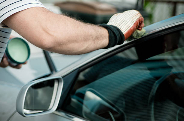 istock Man polishing a car 488089932