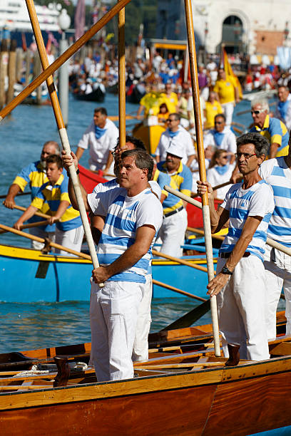 venezia, regata storica - editorial in a row national landmark famous place foto e immagini stock