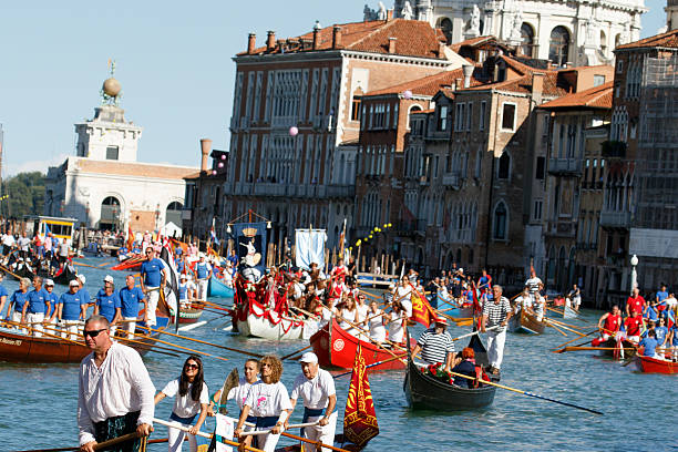 venezia, regata storica - editorial in a row national landmark famous place foto e immagini stock