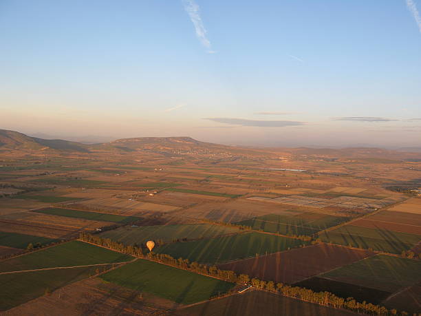 istock Hot air balloon ride 488122045
