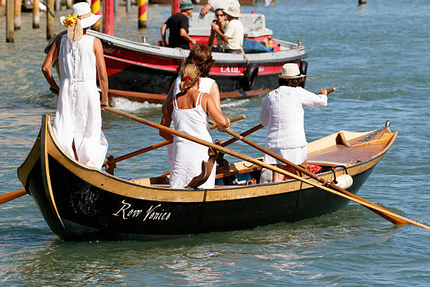 regata storica, venedig - editorial in a row national landmark famous place stock-fotos und bilder