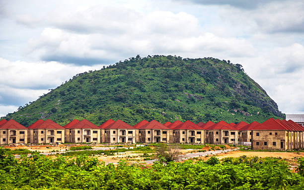 nova habitação desenvolvimento perto de abuja, na nigéria. - nigeria africa abuja landscape imagens e fotografias de stock