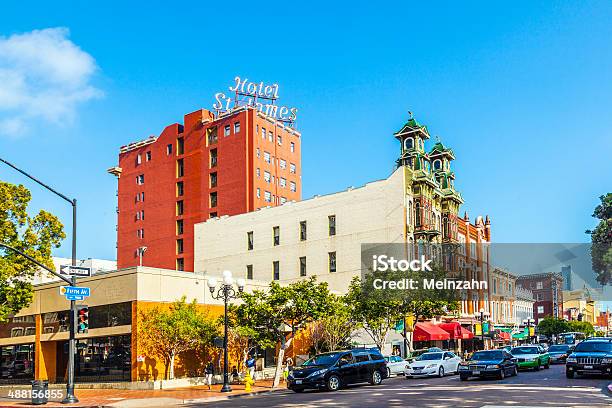 Fachada De La Ciudad Histórica De St James En Gaslamp Quarter Foto de stock y más banco de imágenes de Aire libre