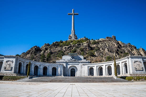 valle de los caídos, madrid, españa. - francisco franco fotografías e imágenes de stock