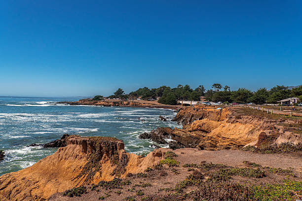 familien, angeln und picknicken im leffingwell landing - san simeon stock-fotos und bilder