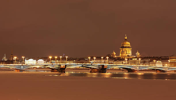 istock Night St. Petersburg 488280038