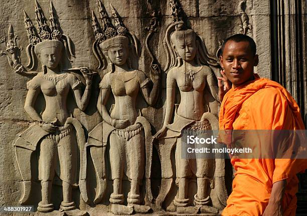 Mnich Nowicjusz W Angkor Wat - zdjęcia stockowe i więcej obrazów Angkor Wat - Angkor Wat, Apsara, Buddyzm