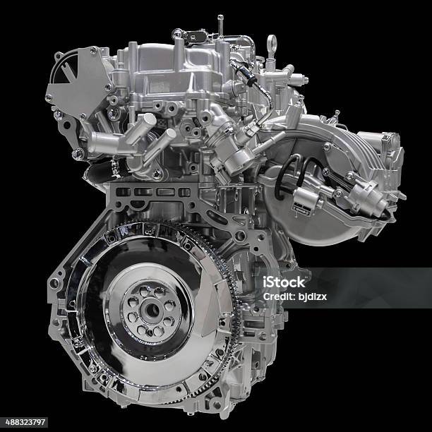 Auto Motore Isolato Su Bianco Con Percorso - Fotografie stock e altre immagini di Acciaio - Acciaio, Acciaio inossidabile, Affari finanza e industria