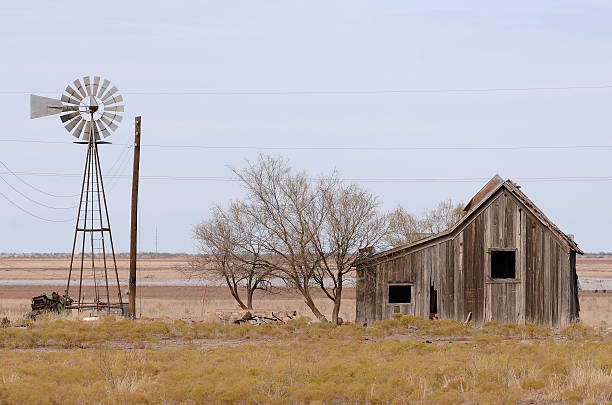 60+ Windmill Broken Abandoned Run Down Stock Photos, Pictures