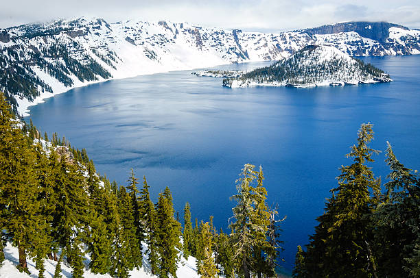 istock Crater Lake National Park 488378370