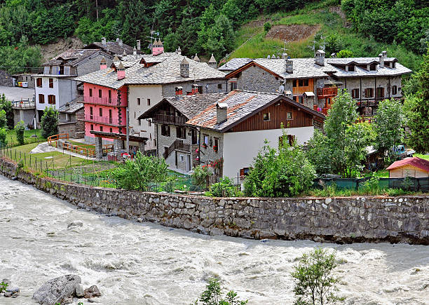 istock Houses at the river 488382222