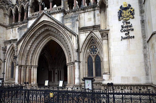 tribunaux royal courts of justice - royal courts of justice photos et images de collection