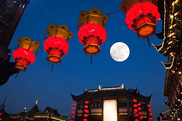 Photo of shanghai Yu yuan gardens at night,mid-autumn,