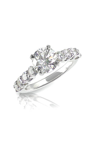 istock Beautiful diamond wedding engagment band ring solitaire with mul 488501275