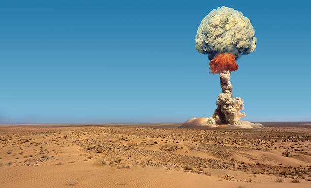 explosão de uma bomba atómica. - mushroom cloud imagens e fotografias de stock