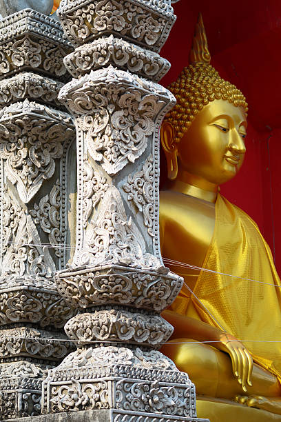goldenen buddha tempel und wunderschöne thailand - thailand asia famous place stone stock-fotos und bilder