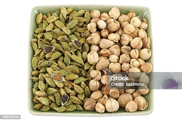 Green Cardamon And Siamese Cardamom Stock Photo - Download Image Now - 2015, Ayurveda, Brown