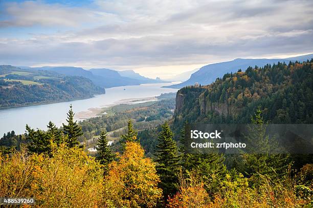 Columbia Columbia Gorge Stock Photo - Download Image Now - Columbia River Gorge, Oregon - US State, River Deschutes