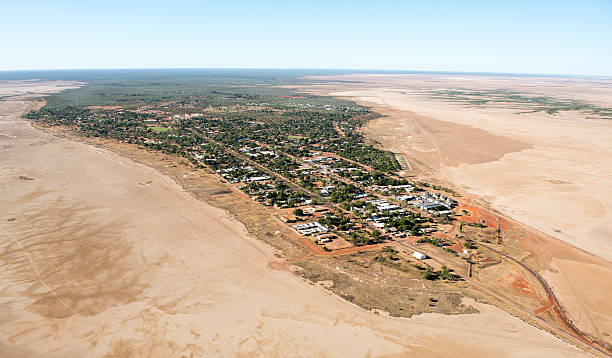 derby australia zachodnia - town australia desert remote zdjęcia i obrazy z banku zdjęć