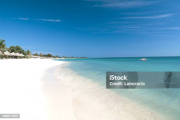 Playa Caribe Foto de stock y más banco de imágenes de Agua - Agua, Aire libre, Antillas occidentales