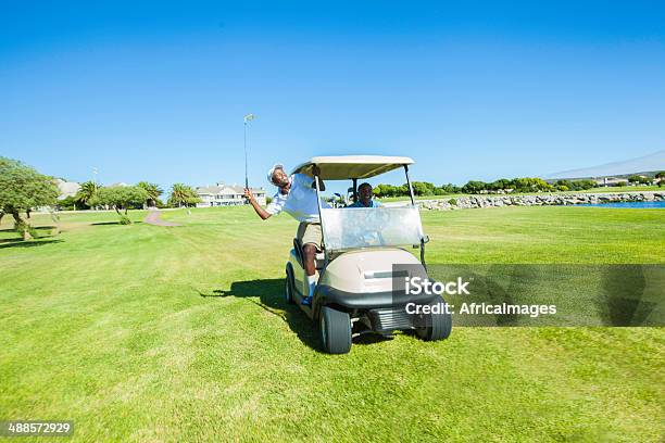 Africana Golfers Uma Alegria Ride Divertirse - Fotografias de stock e mais imagens de Divertimento - Divertimento, Golfe, 20-24 Anos