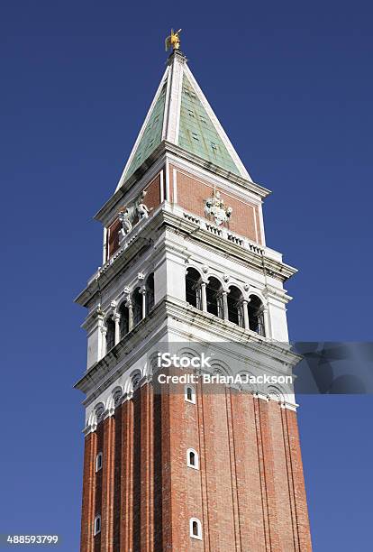 Campinile Torre Com Sino De Veneza - Fotografias de stock e mais imagens de Arco - Caraterística arquitetural - Arco - Caraterística arquitetural, Arquitetura, Azul