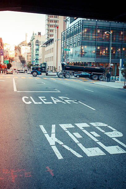 istock Truck Scene San Francisco 488600462