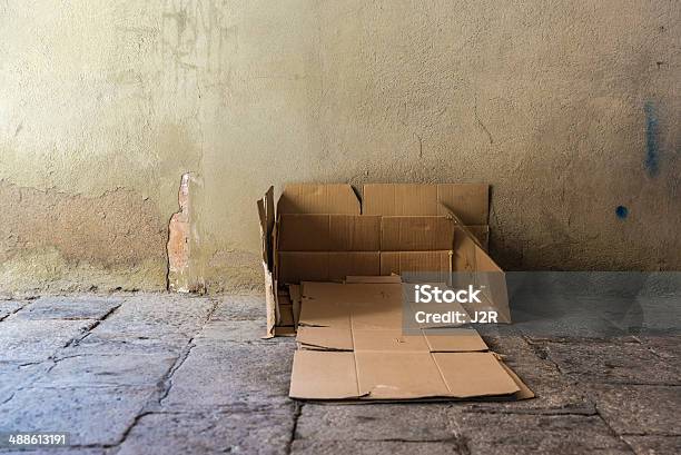 Bed Made Of Cartons Of A Homeless Man Stock Photo - Download Image Now - Homelessness, Cardboard, No People