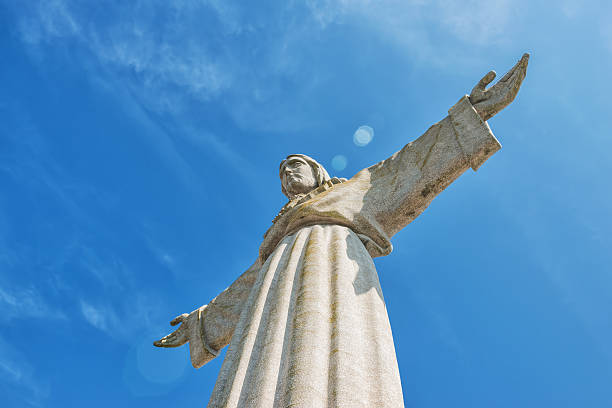 istock Jesus Christ Statue in Lisbon 488614422