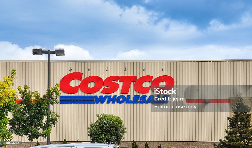 Costco Wholesale Store, Redwood City, CA Redwood City, CA, USA - Sep. 16, 2015: Costco Wholesale Corp. Headquartered in Issaquah, WA, Costco Wholesale Corp. is a membership-only warehouse club that provides a wide selection of merchandise. Costco Wholesale Corporation Stock Photo Costco Wholesale Store, Redwood City, CA Redwood City, CA, USA - Sep. 16, 2015: Costco Wholesale Corp. Headquartered in Issaquah, WA, Costco Wholesale Corp. is a membership-only warehouse club that provides a wide selection of merchandise. Costco Wholesale Corporation Stock Photo