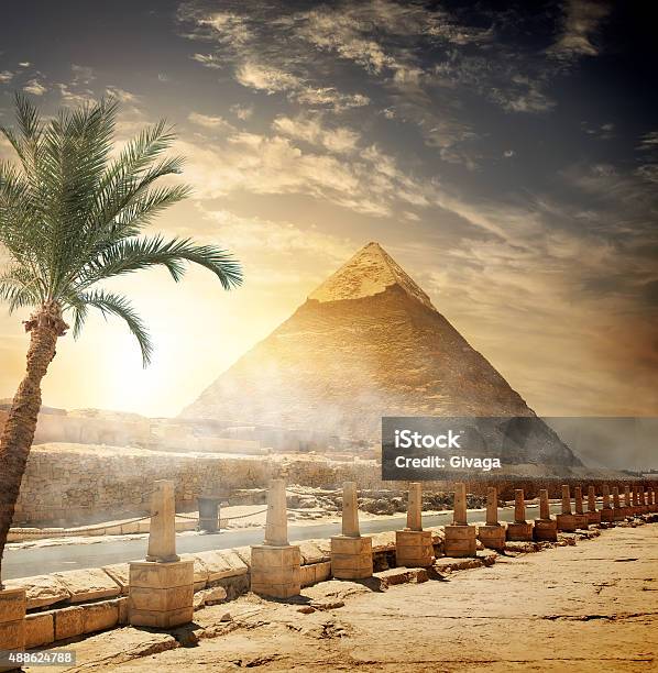 Pyramid Of Khafre Stock Photo - Download Image Now - Egypt, Pyramid, Pyramid Shape