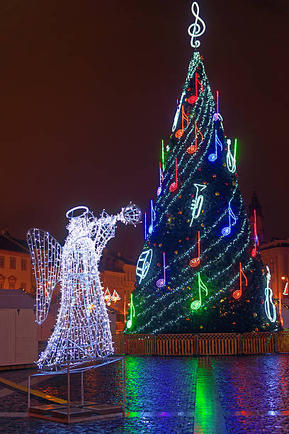 istock Christmas Mood on a snowless Town Hall Square 488626594