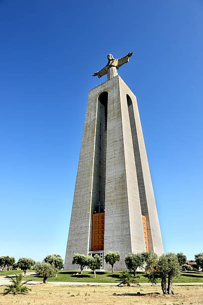 istock Jesus Christ Statue in Lisbon 488627836