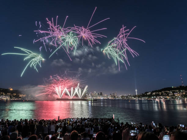 istock July 4 fireworks at Lake Union seattle 488635604