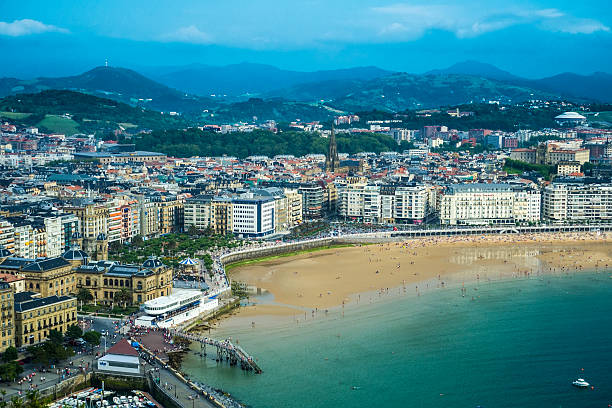 vue de san sebastian - santas cap photos et images de collection