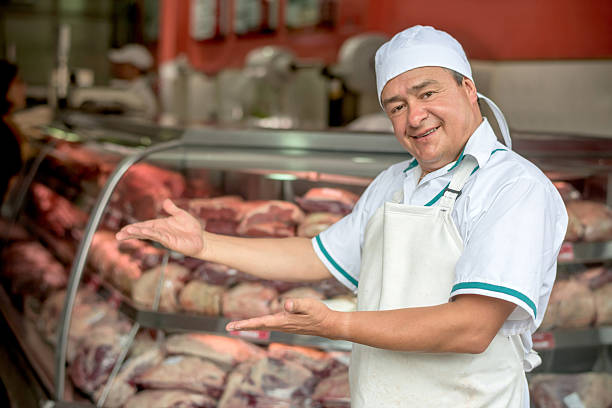 정육점에 사람들을 환영 하는 정육점 - meat supermarket butchers shop market 뉴스 사진 이미지