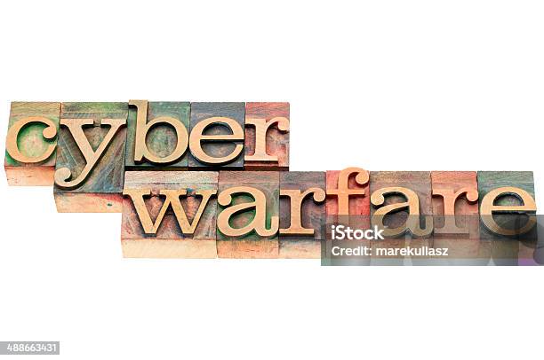 Cyberprzestępczości W Drewno Typu - zdjęcia stockowe i więcej obrazów Bez ludzi - Bez ludzi, Bezpieczeństwo, Biały