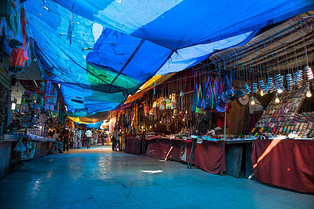 templo kalkaji complexo, new delhi, índia-cngltrv1109 - consumerism indian ethnicity india delhi imagens e fotografias de stock