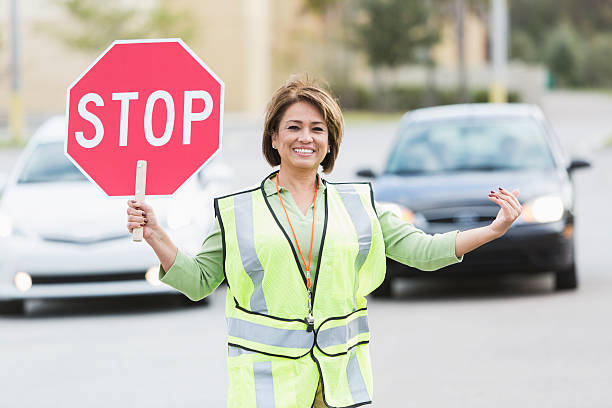 crossing guard - education sign school crossing sign crossing stock-fotos und bilder