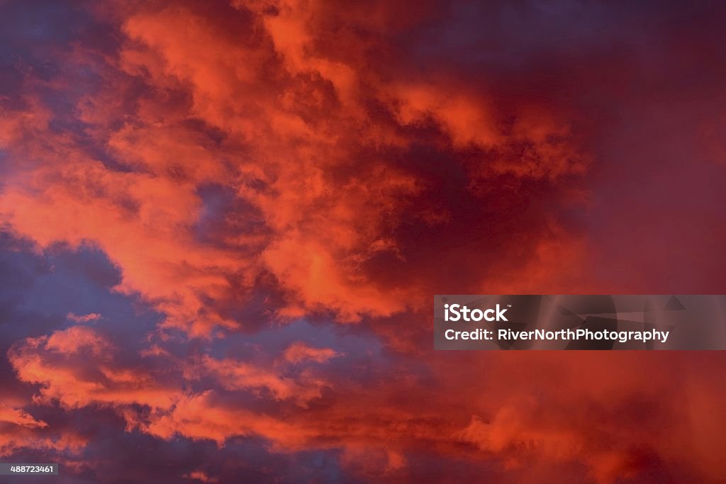 Céu em fogo - Foto de stock de Beleza natural - Natureza royalty-free