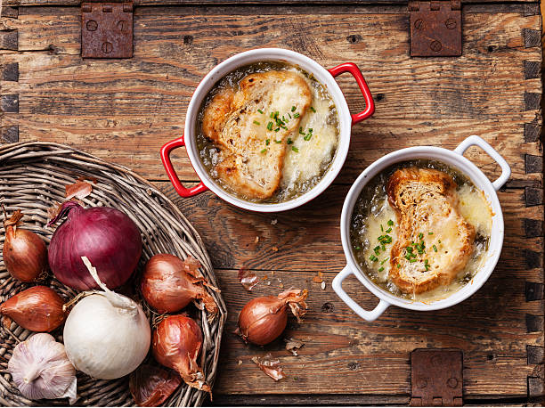 sopa de cebolla - comida francesa fotografías e imágenes de stock