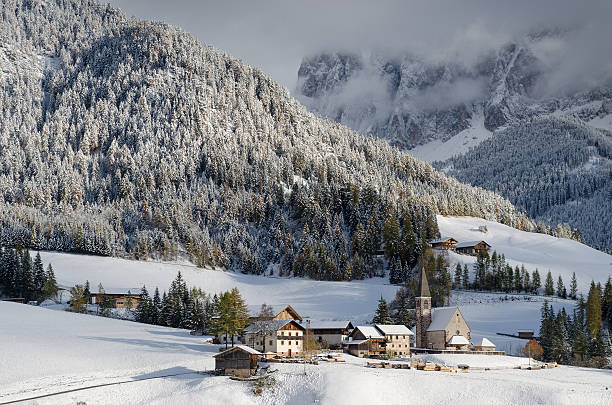 istock Mountain village in winter 488791014