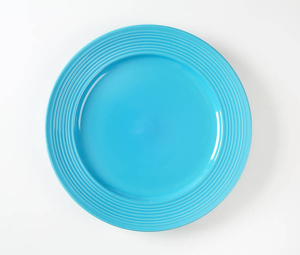 turquoise assiette avec large ceinture - plate empty blue dishware photos et images de collection