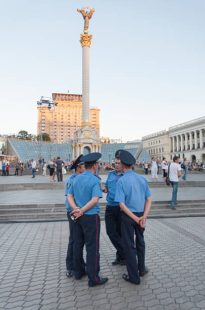 우크라이나 경찰 하는 토론 스톡 사진